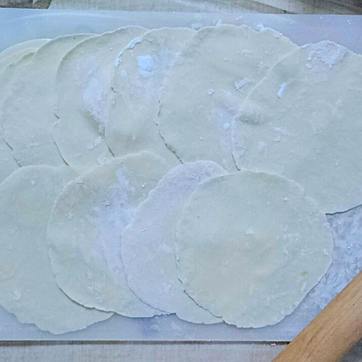 手作りが美味!もっちり餃子の皮♪